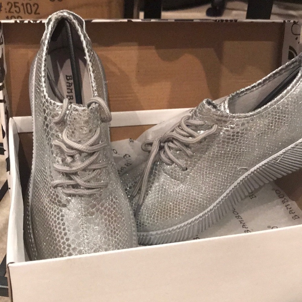 Brand New in box-bamboo brand sneaker